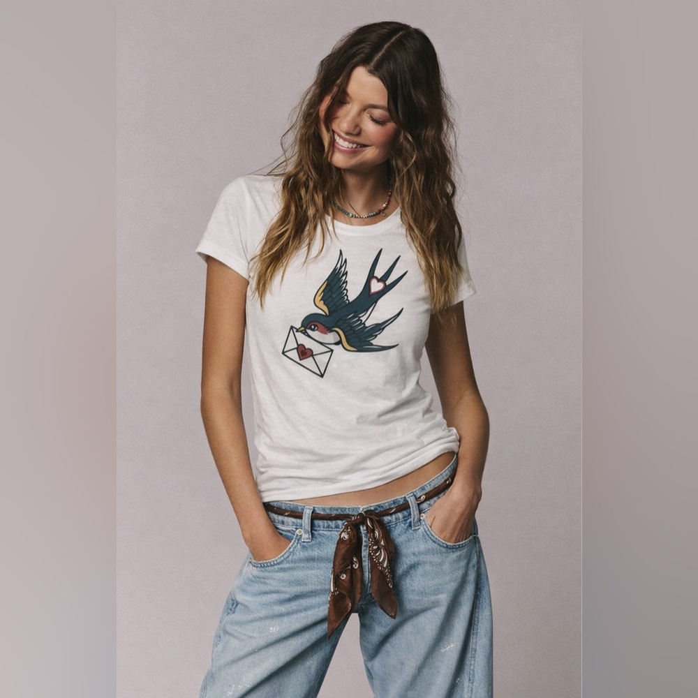 BOUTIQUE RETRO BIRD GRAPHIC TEE